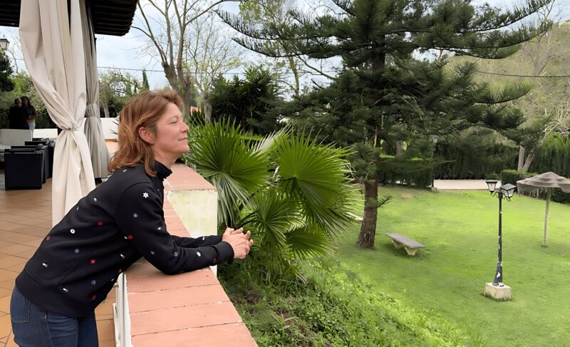 Mari Carmen, en el Jardín de Centro Neri, Esvidas