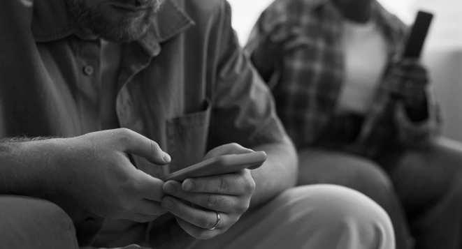 Adicción a las redes sociales en adultos: 7 señales de que el problema va más allá del hábito