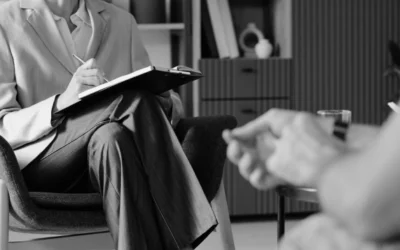 Psicólogos especializados en adicciones: qué les diferencia y cómo encontrar uno de confianza